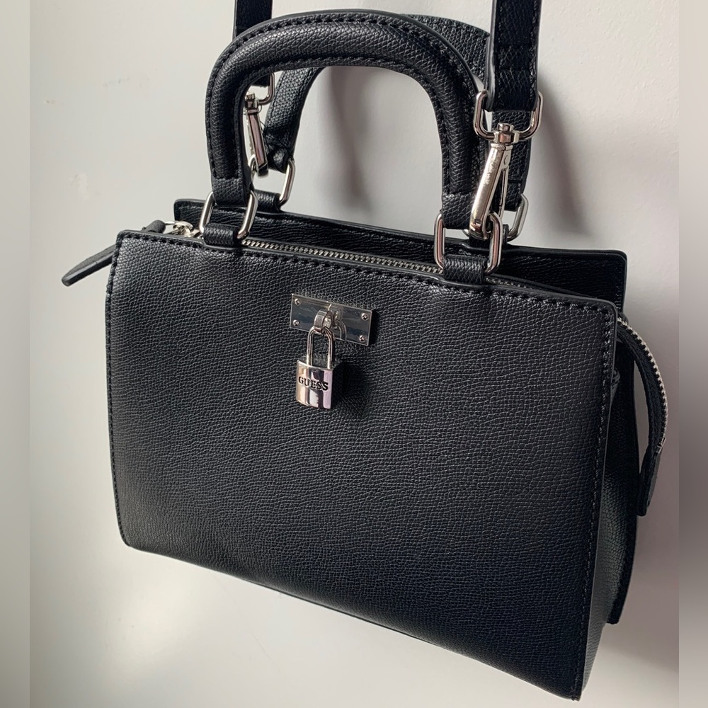 🇨🇦 Guess - Small Crossbody and Handbag Purse